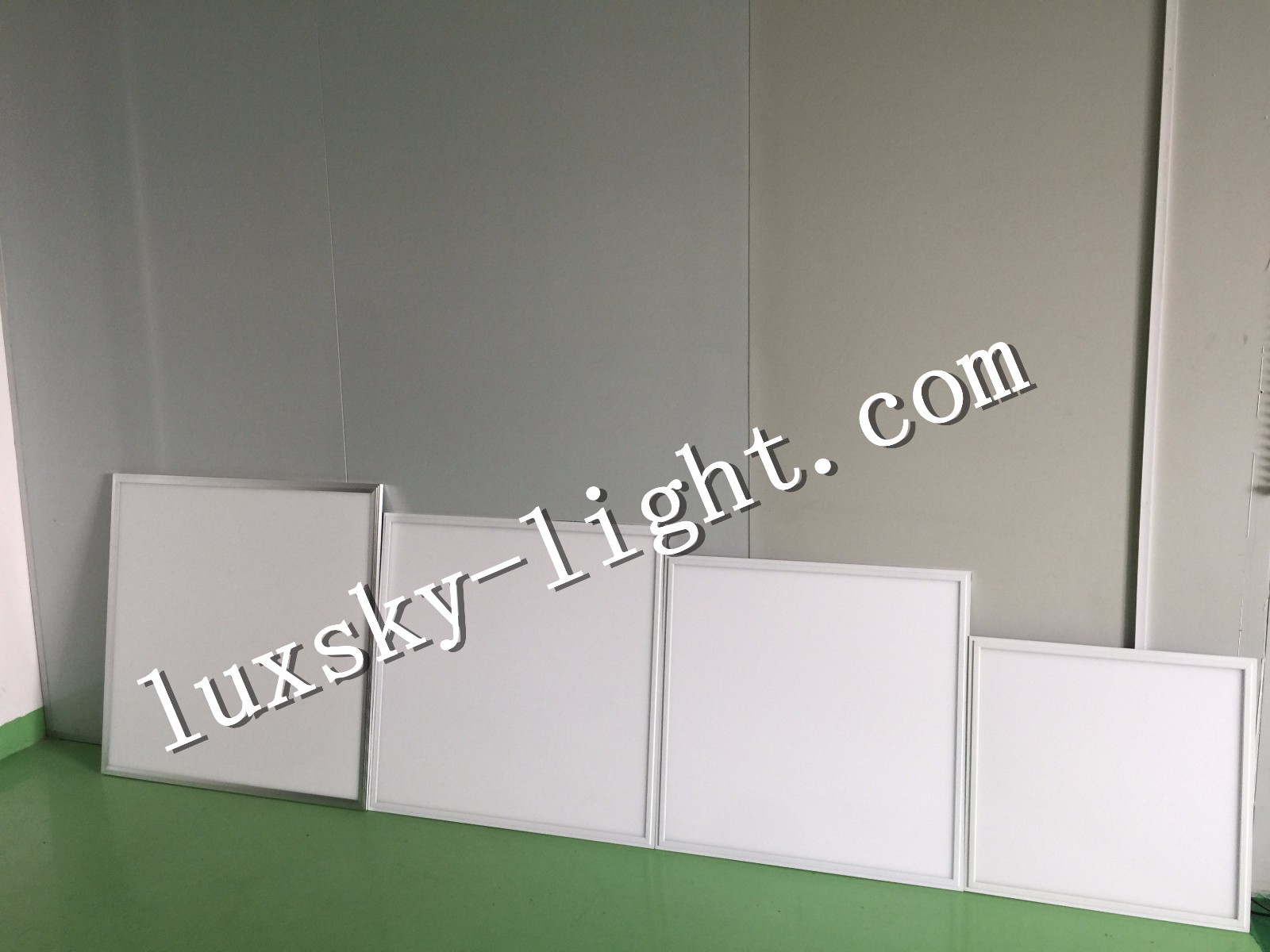 panel lamps with TUV.JPG